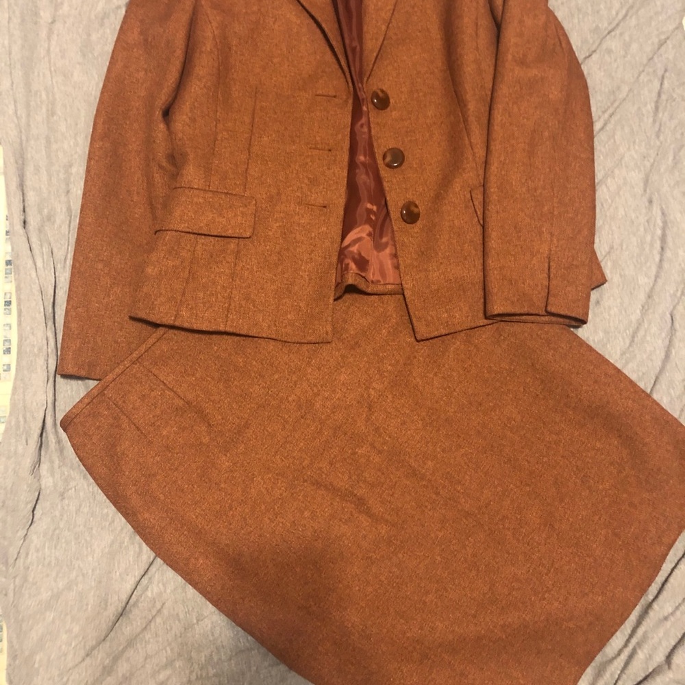 Le Suit Rust Brown Two-Piece Skirt Set